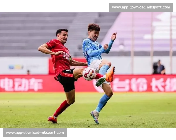 杨明洋四黄停赛缺席新鹏城战 成都蓉城中场重组迎考验