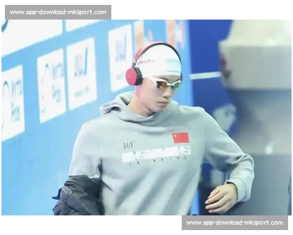 汪顺贾玲跨界联动！运动装同框打网球，握拳合影活力满格