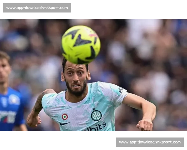 土媒：加拉塔萨雷暂停恰尔汗奥卢谈判，转攻曼城中场 B 席